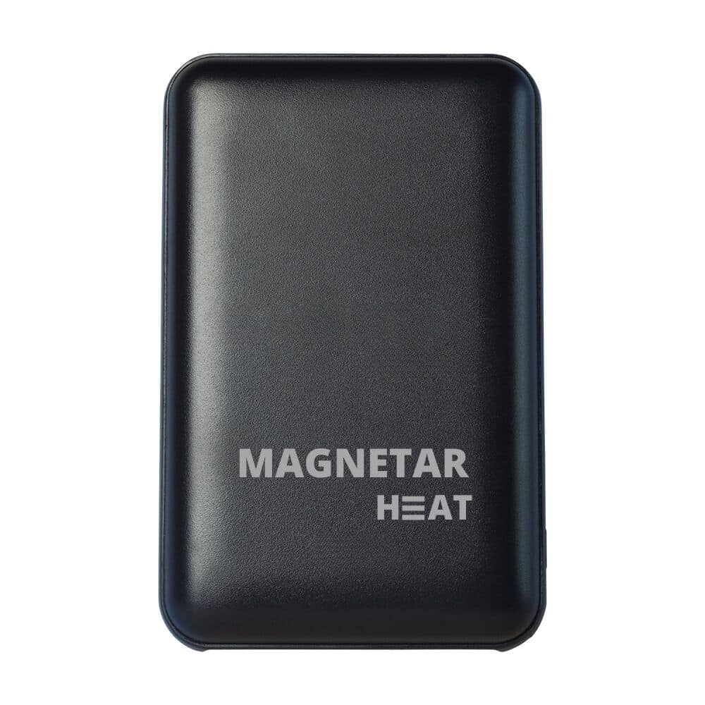 Schwarze Magnetar Heat Powerbank, kompakt und robust, ideal als Energiequelle für beheizte Kleidung und Outdoor-Einsätze.