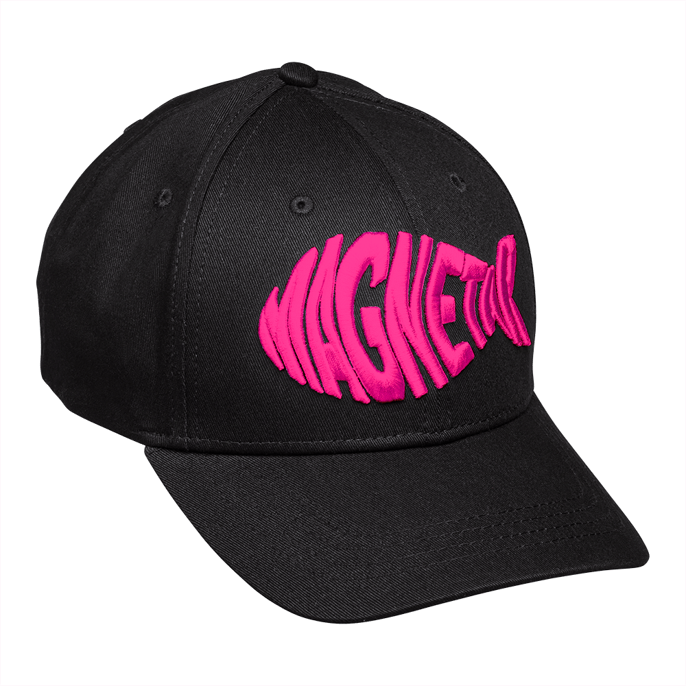 Schwarze Cap mit pinker Magnetar-Stickerei auf der Vorderseite, klassisches Design für Freizeit und Outdoor.