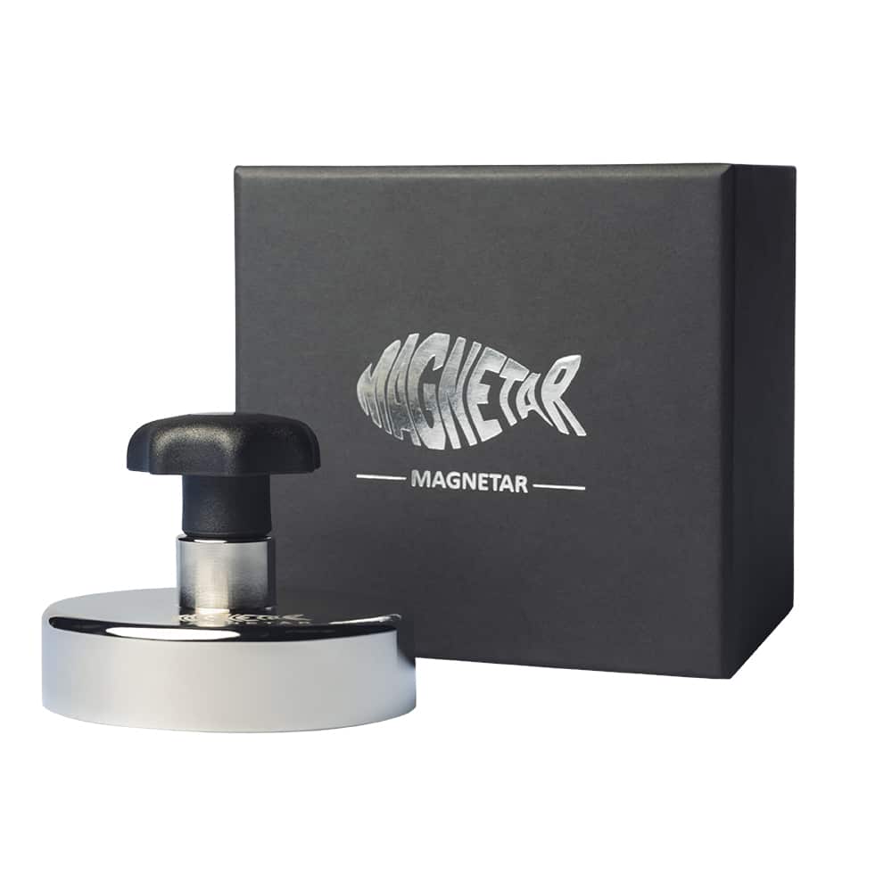 Runder Neodym-Bergemagnet mit Handgriff, Produktfoto mit Box, ideal als Set zum Magnetfischen und Bergen schwerer Metallobjekte.