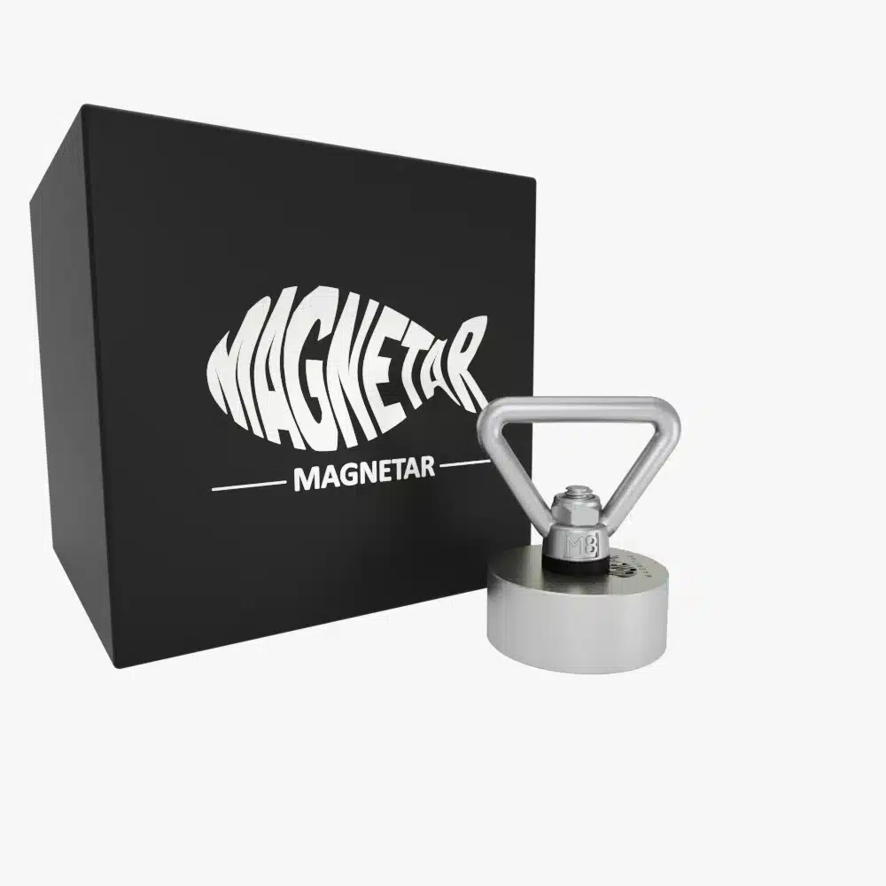 Produktfoto: Kompakter Neodym-Bergemagnet Easy mit stabiler Öse, geliefert in Magnetar Geschenkbox, ideal für Einsteiger ins Magnetfischen.
